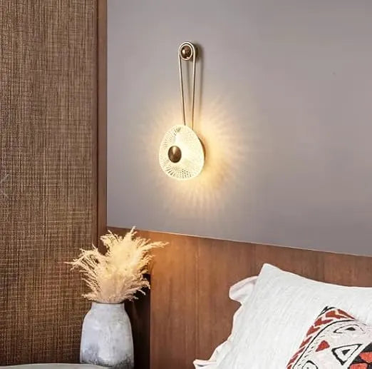 PRISMATIC GLOW WALL LAMP