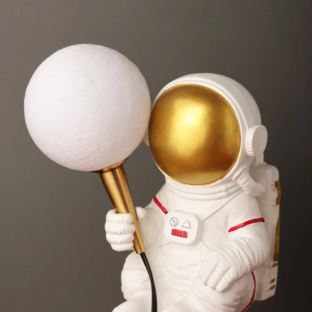 MOONWALKER TABLE LAMP