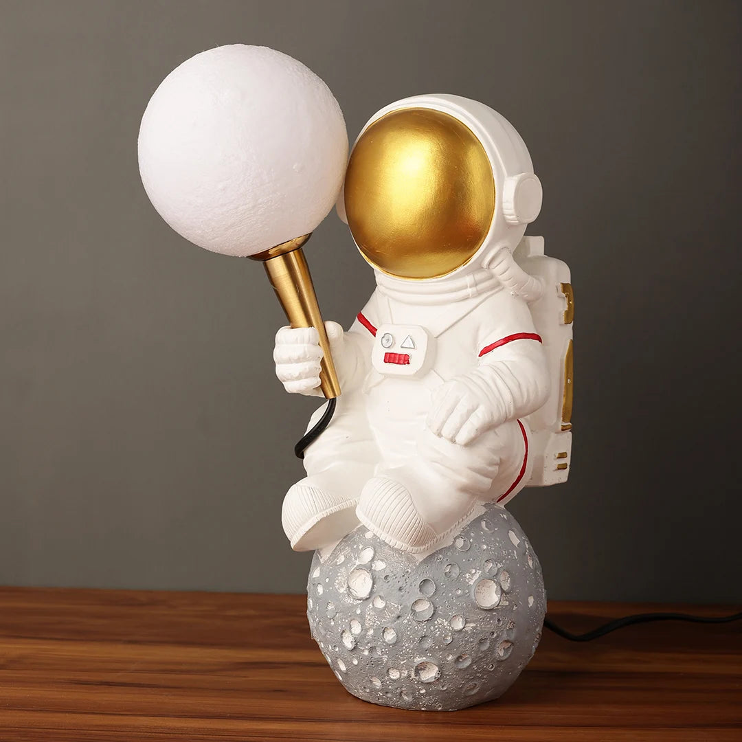 MOONWALKER TABLE LAMP
