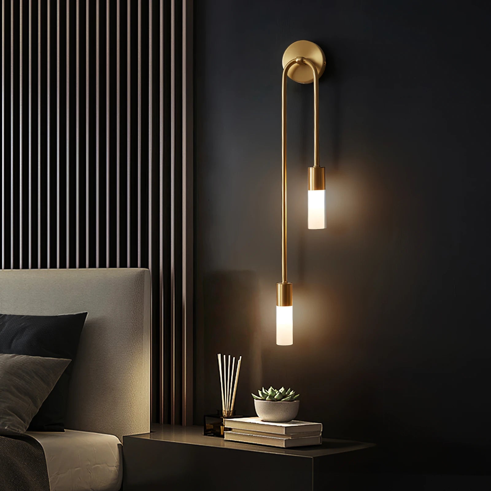DUAL SHARD WALL LAMP