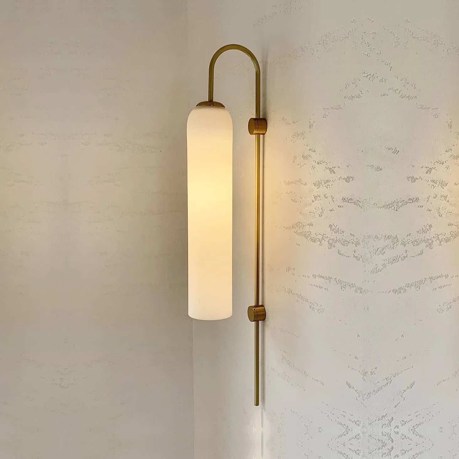 ZENITH WALL LAMP (MILKY WHITE)