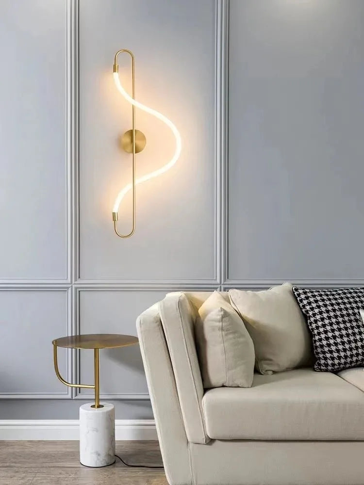 FLUID ESSENCE WALL LAMP