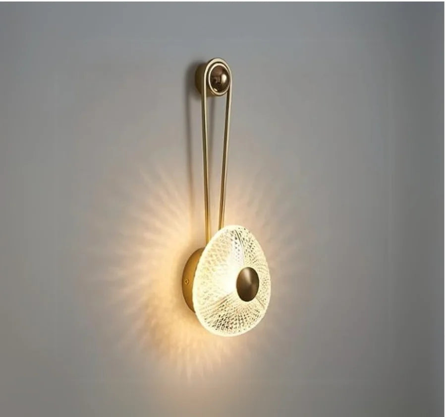 PRISMATIC GLOW WALL LAMP