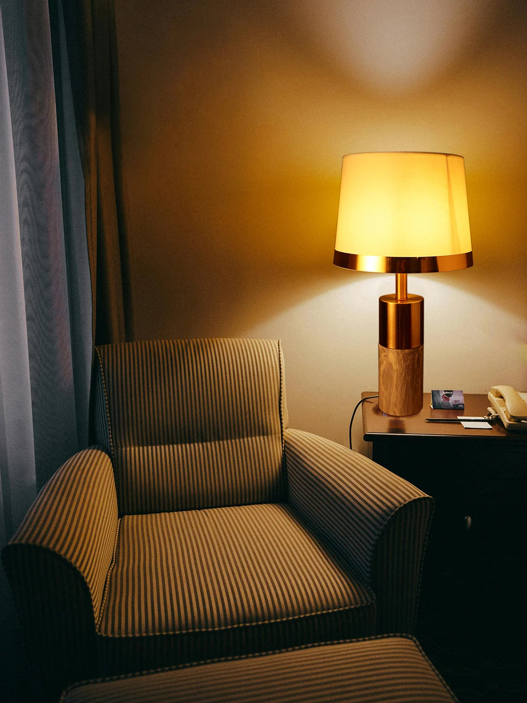 PRESTIGE TABLE LAMP (Small)