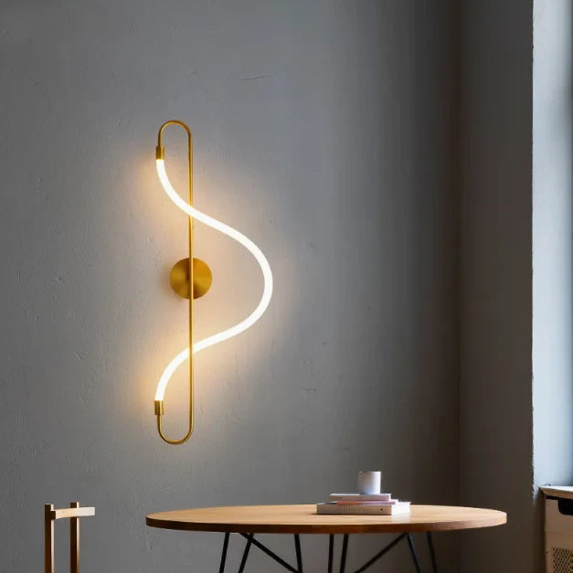 FLUID ESSENCE WALL LAMP