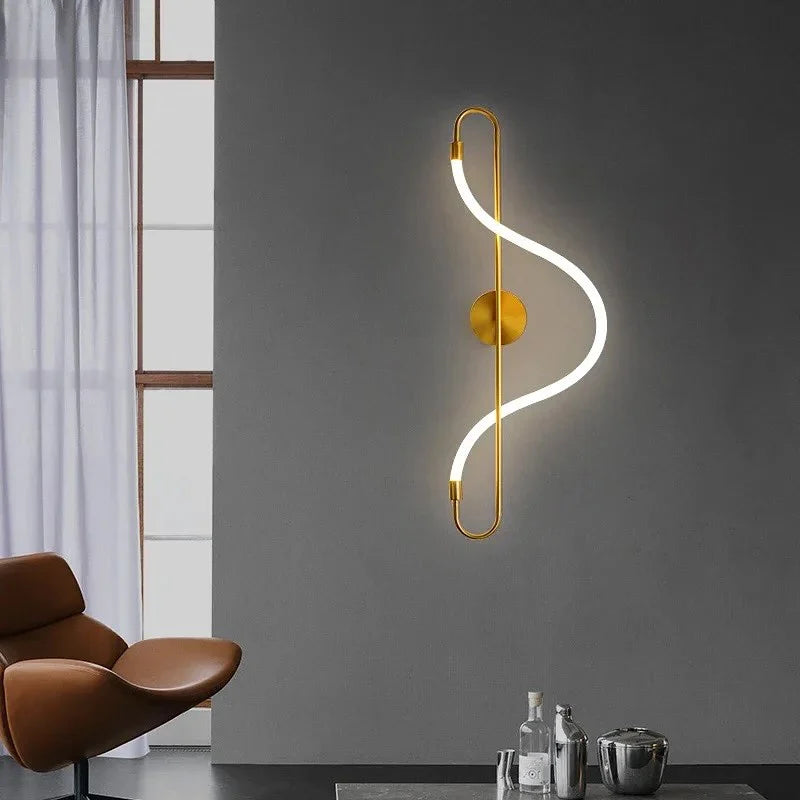 FLUID ESSENCE WALL LAMP