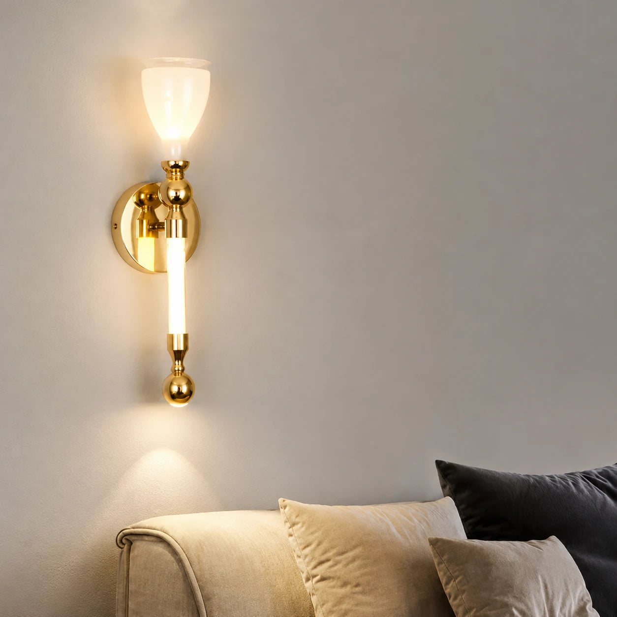 ARISTOCRAT WALL LIGHT