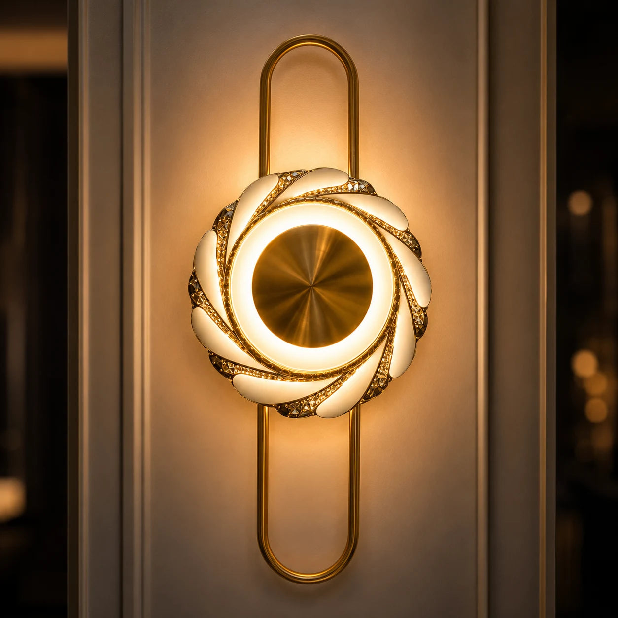 HALOVORA WALL LIGHT