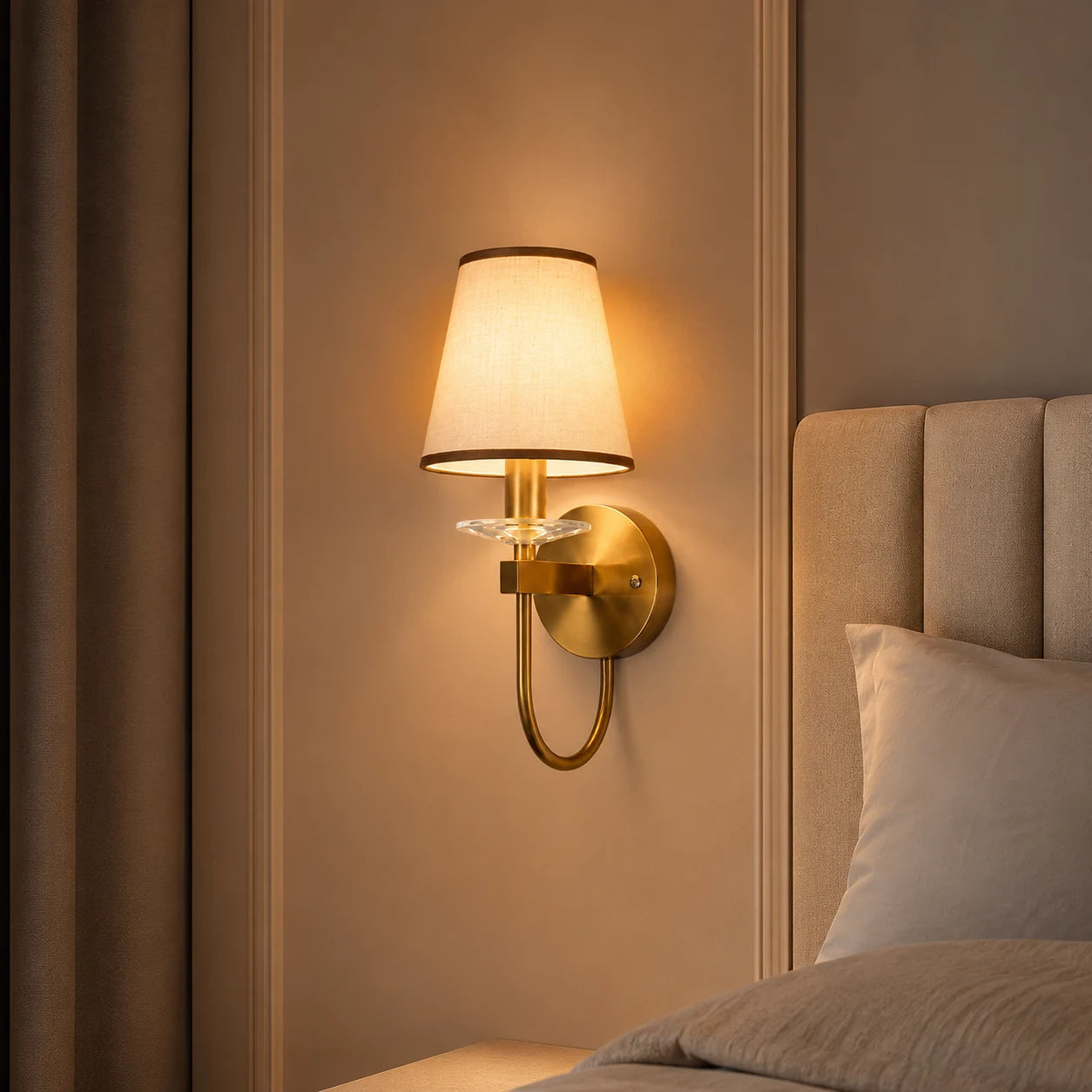 SIGNATURE SUITE WALL LIGHT